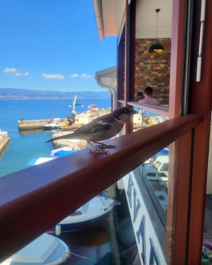 Apartment With Direct Sea View, Free Parking And Close To Beaches And Promenade Lovran Exterior photo