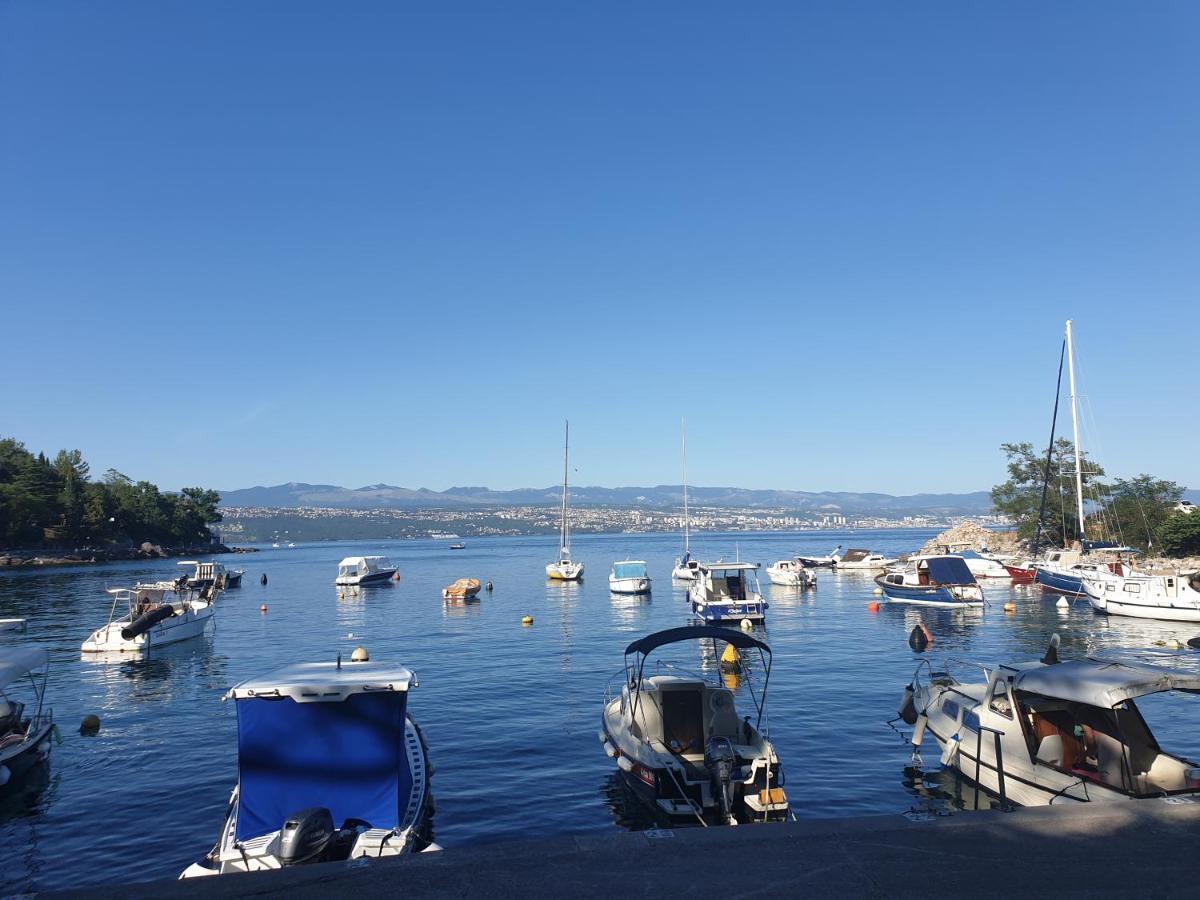 Apartment With Direct Sea View, Free Parking And Close To Beaches And Promenade Lovran Exterior photo